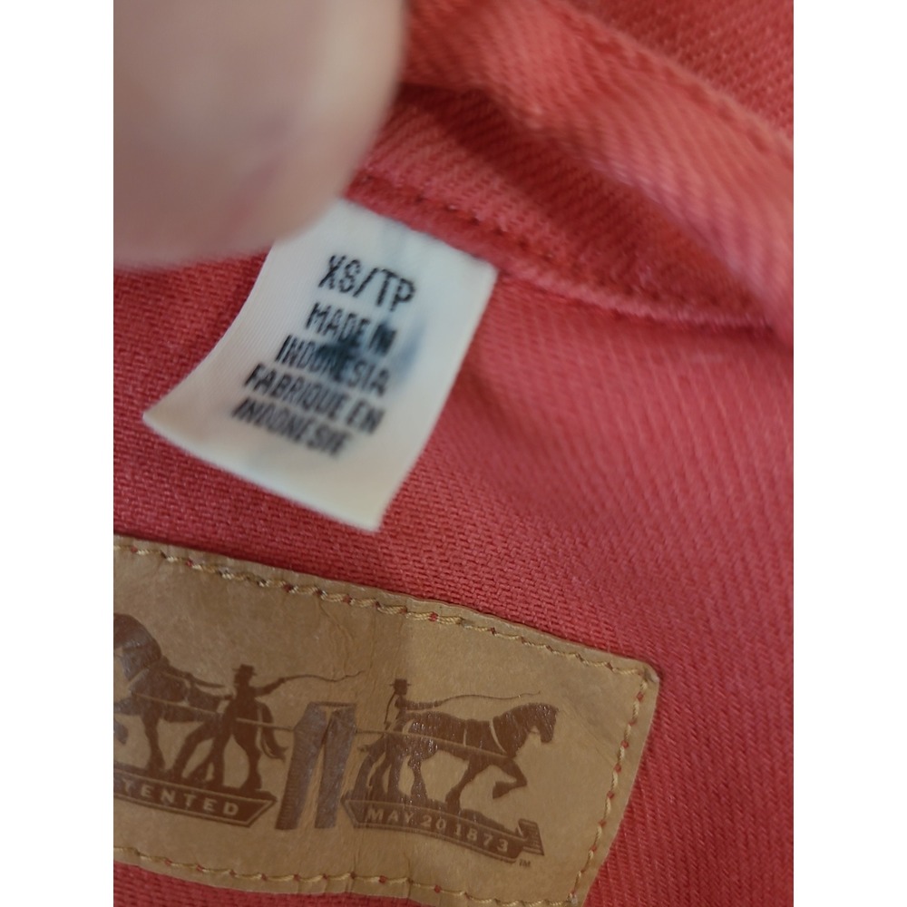 Levi Women SZ  XS Faded Red Trucker Jean Jacket Boho Cowgirl Coastal‎ Casual - Picture 2 of 12